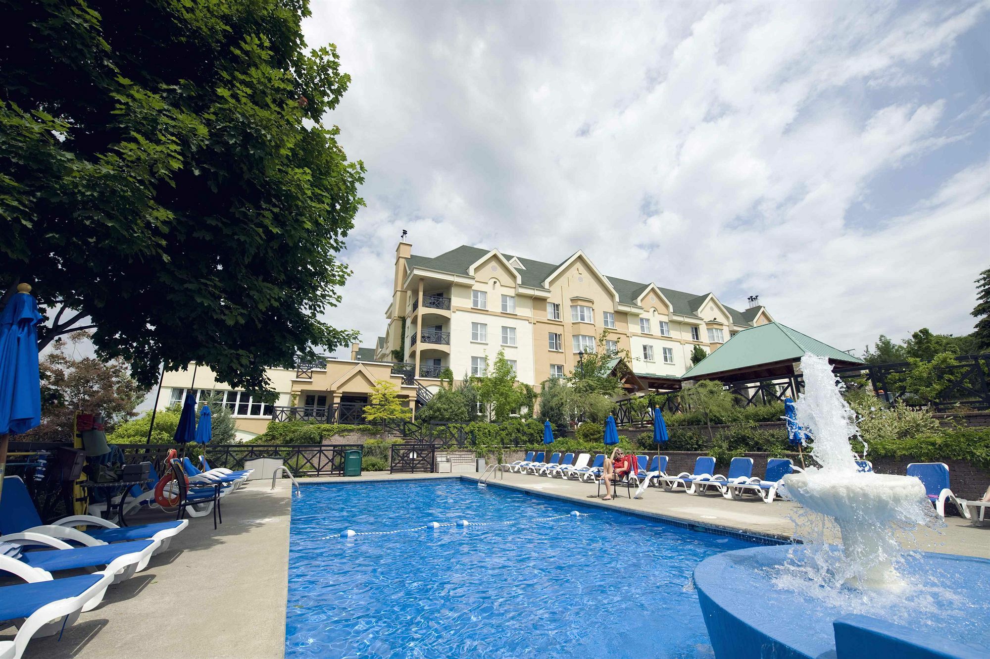Hotel Chateau Бромон Екстериор снимка